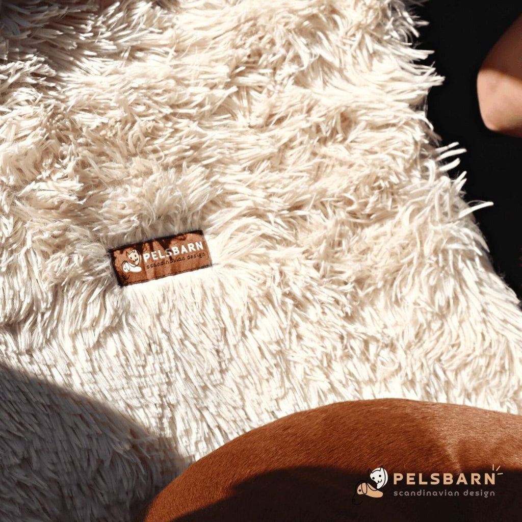 Pelsbarn XL Plush Dog Car Seat — Beige
