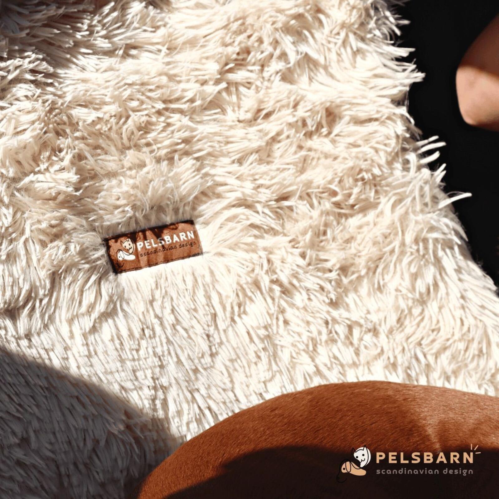 Pelsbarn XL Plush Dog Car Seat — Beige