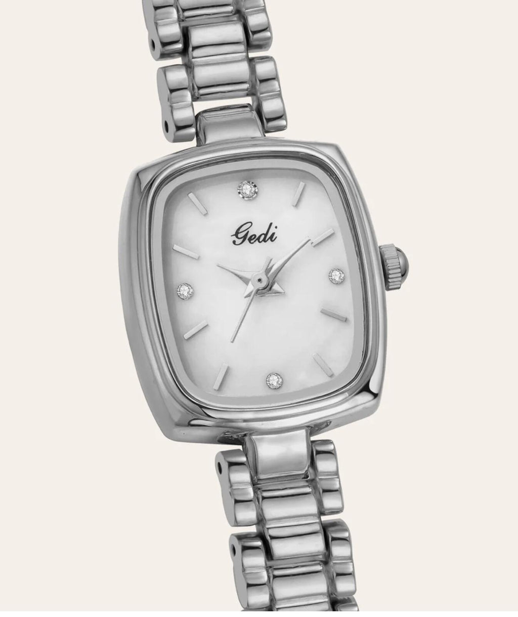 Silver Watch | Elegant Minimal Style | Everyday Confidence
