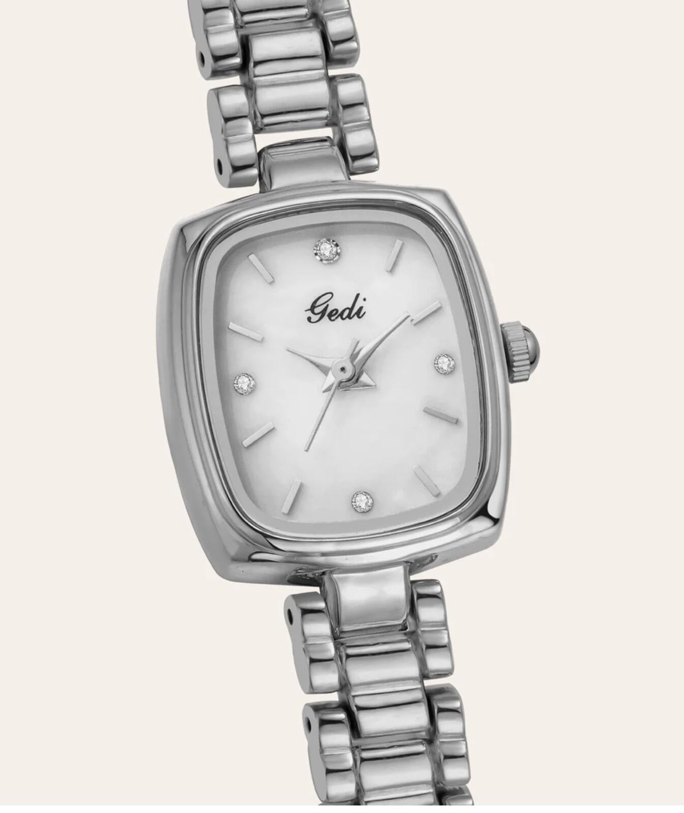 Silver Watch | Elegant Minimal Style | Everyday Confidence