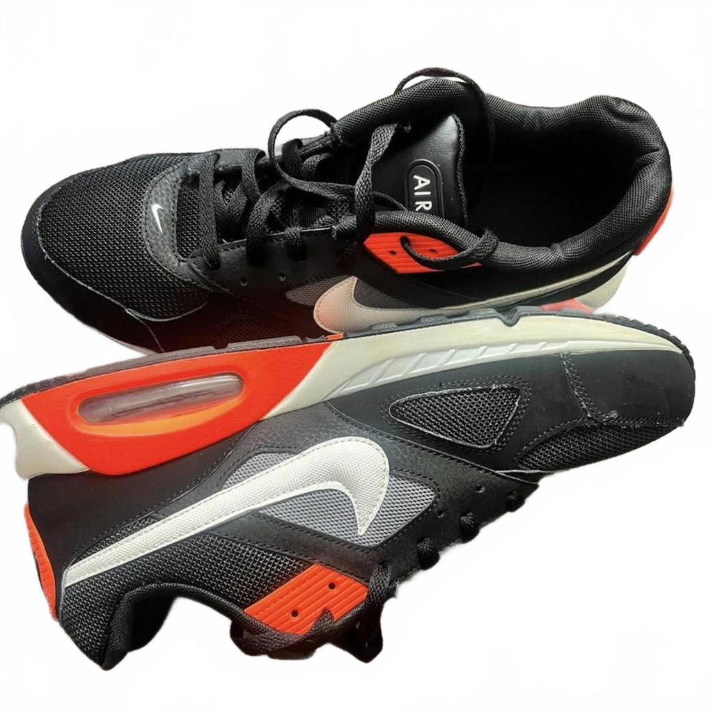 Nike Air Max Black Red White Size 12 Sneakers Barely Worn