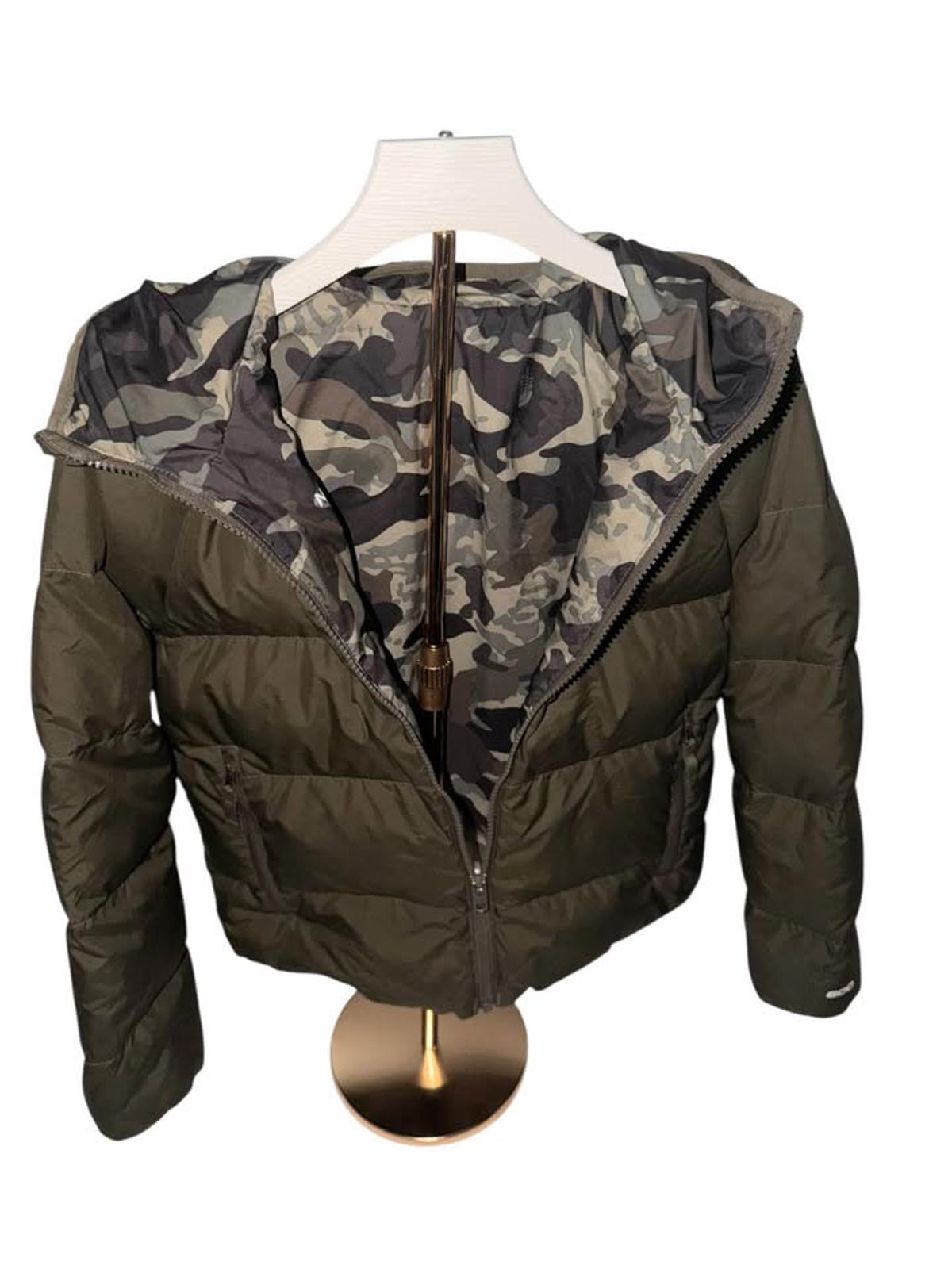 The North Face Boys Hooded Puffer Jacket Olive Green Camo Lining Size M